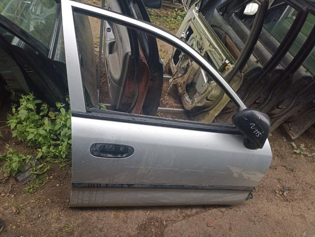 Дверь передняя правая GX4B51 Mitsubishi Carisma