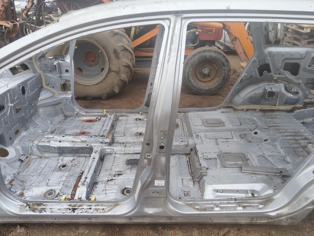 Стойка кузовная центральная левая N6A372 Mitsubishi Grandis купить