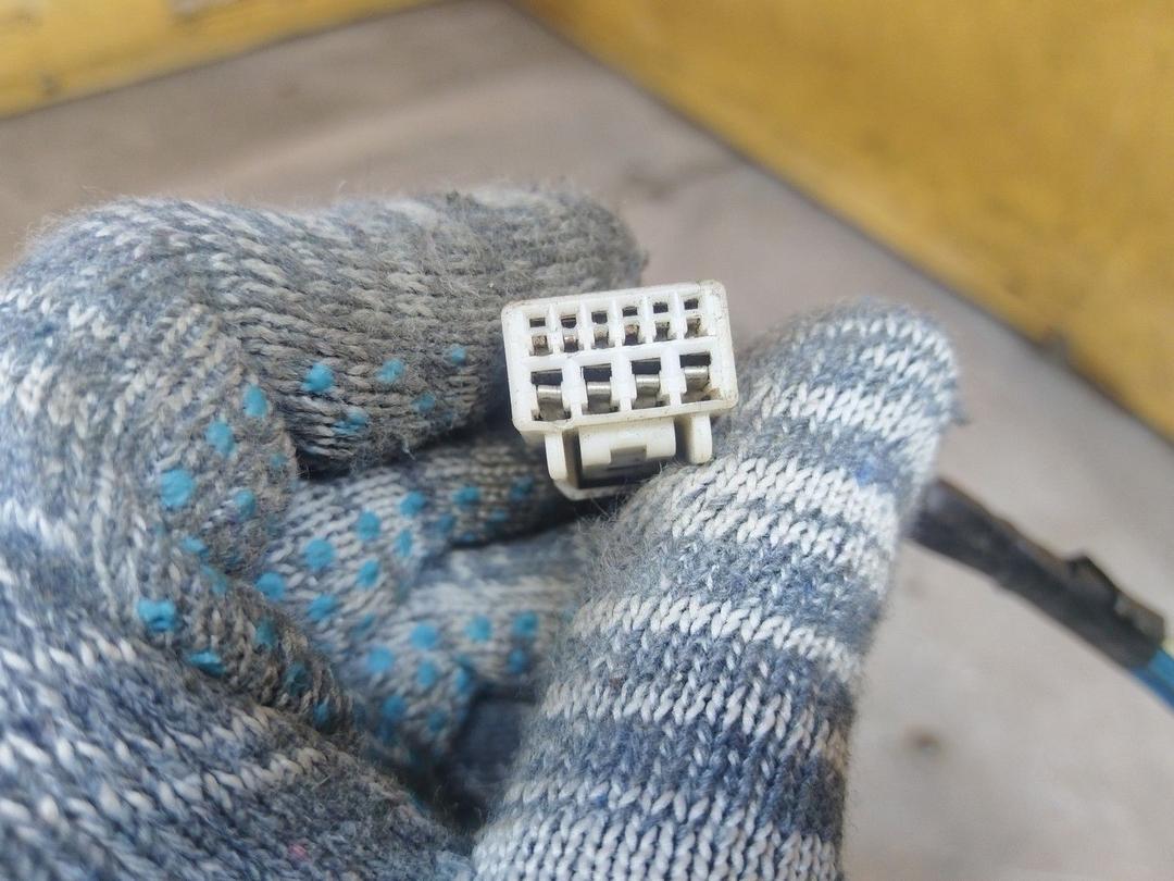 Проводка двери передней левой QHEQIA Toyota Avensis undefined