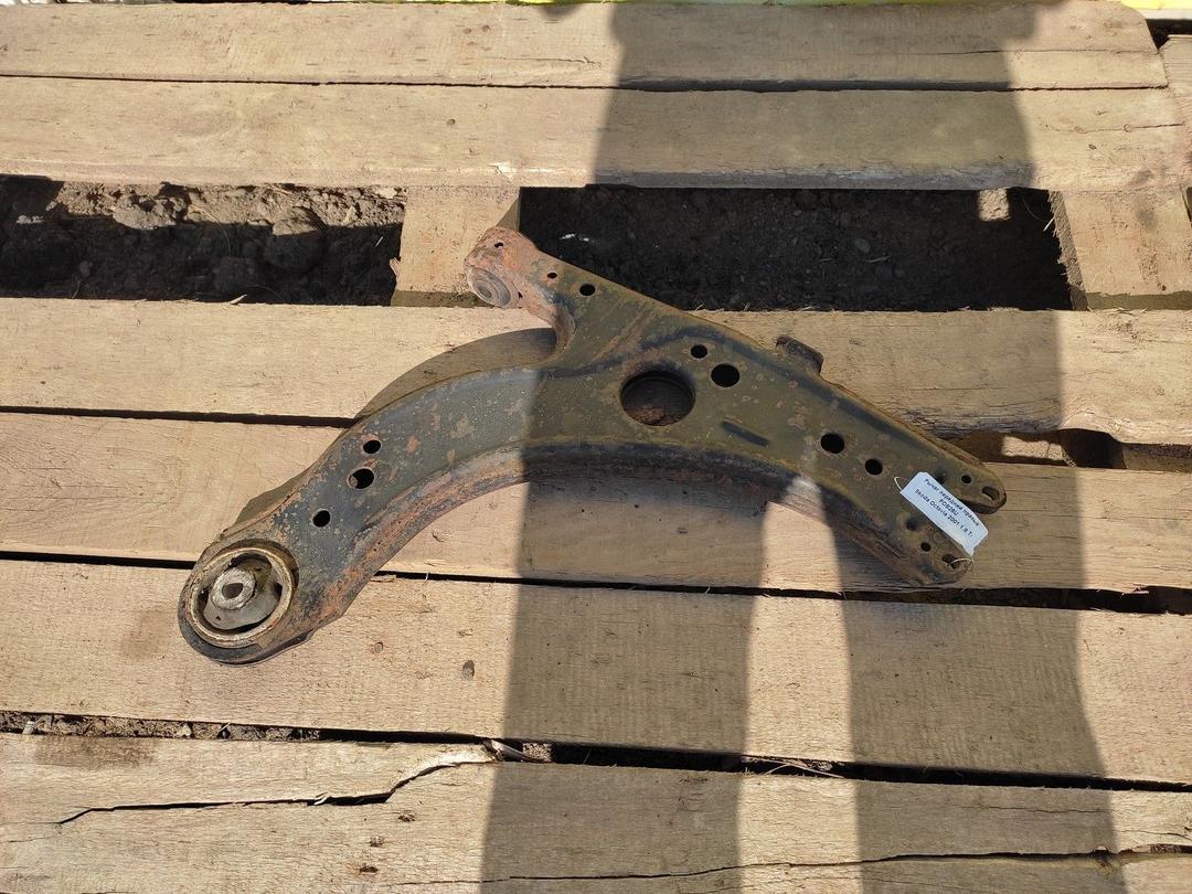 Рычаг передний правый FOB26U Skoda Octavia