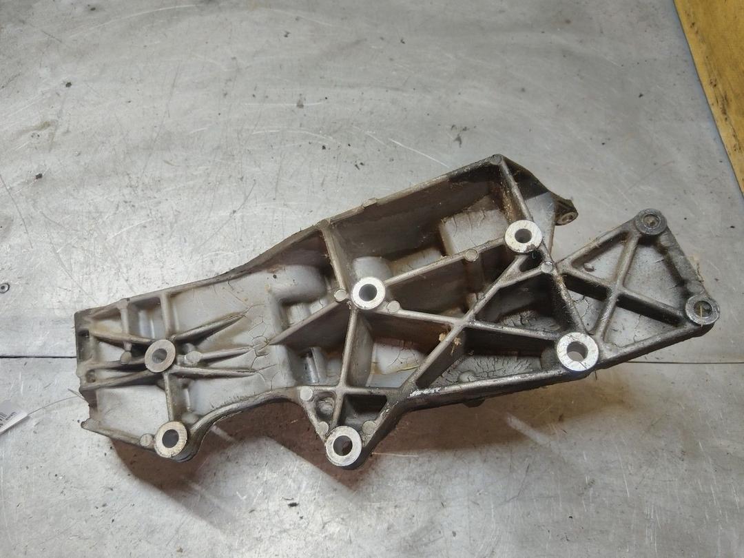 Кронштейн вискомуфты T93FVL Volkswagen Passat - Фото 4