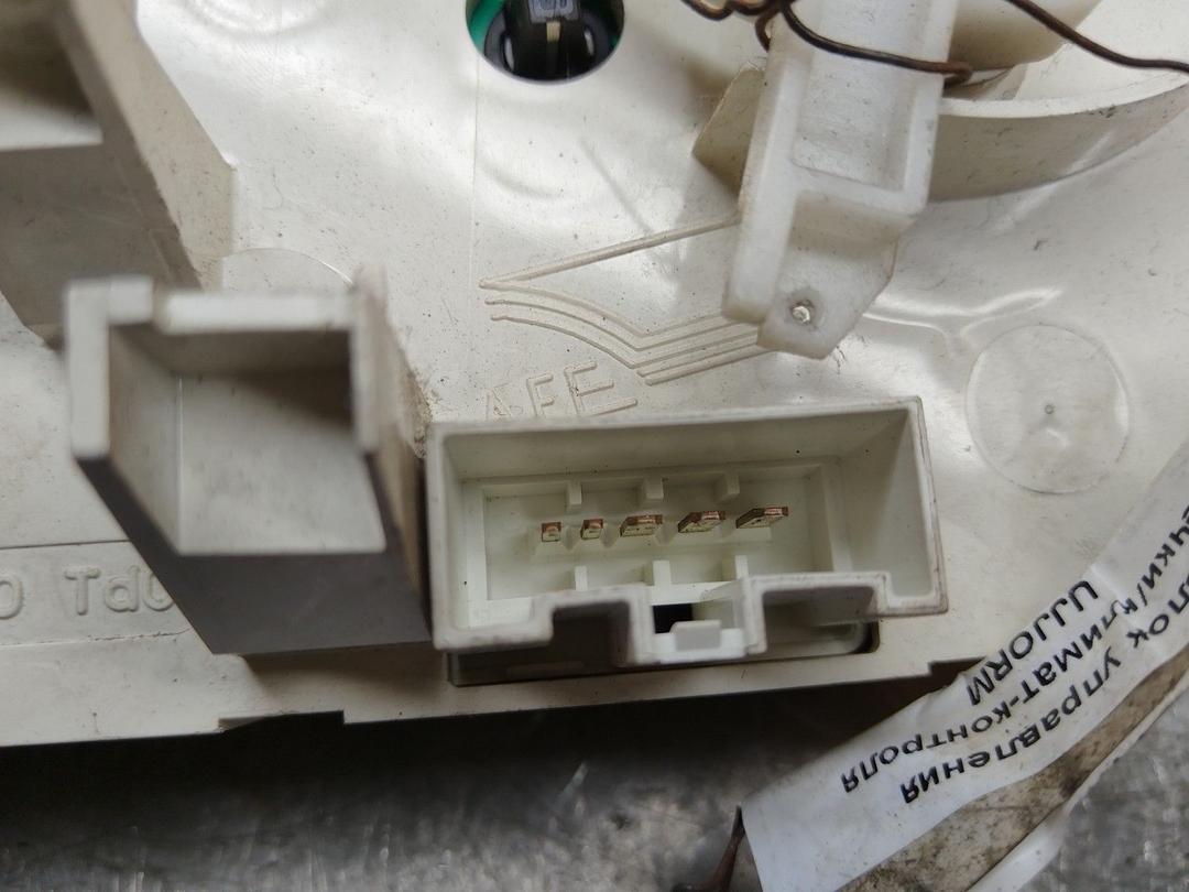 Блок управления печки/климат-контроля UJJORM Peugeot 307 купить на авторазборке