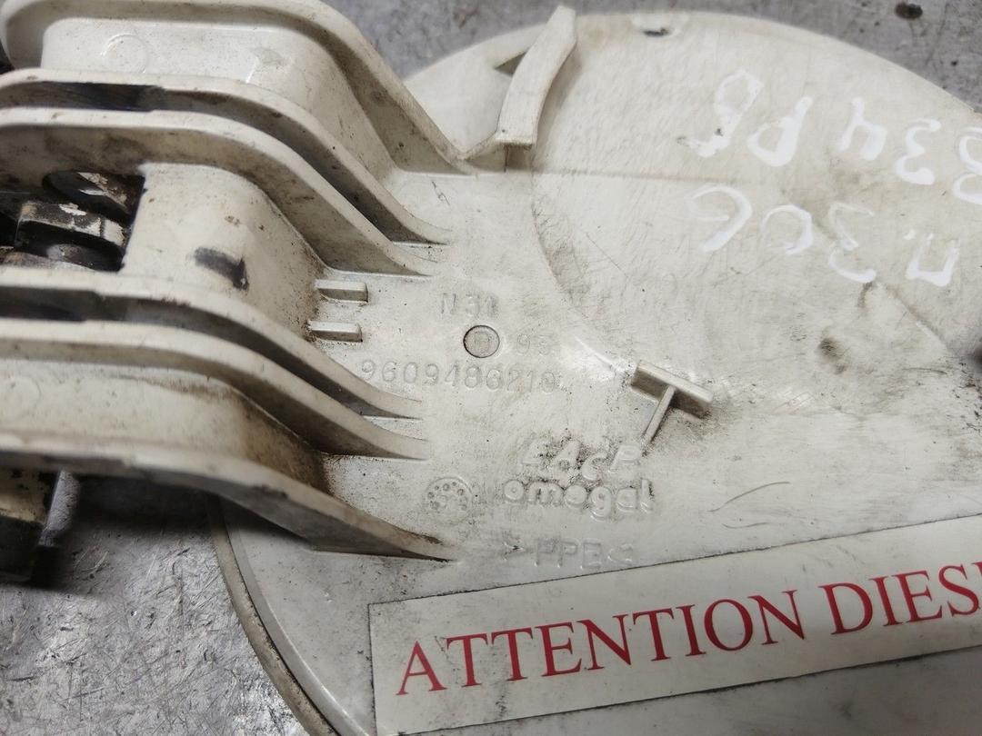 Лючок топливного бака Z4J4PM Peugeot 306 - Фото 3