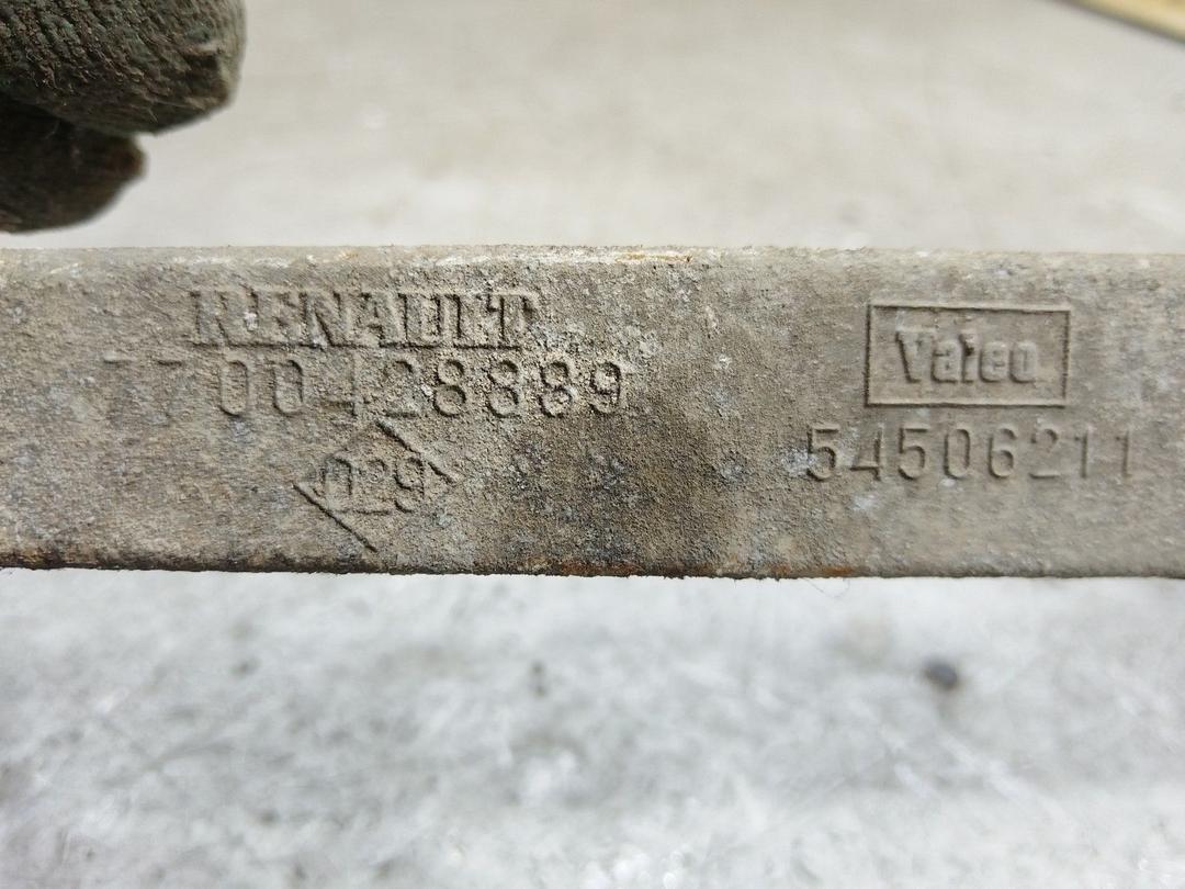 Механизм стеклоочистителя (трапеция дворников) 7JBC10 Renault Laguna купить на авторазборке