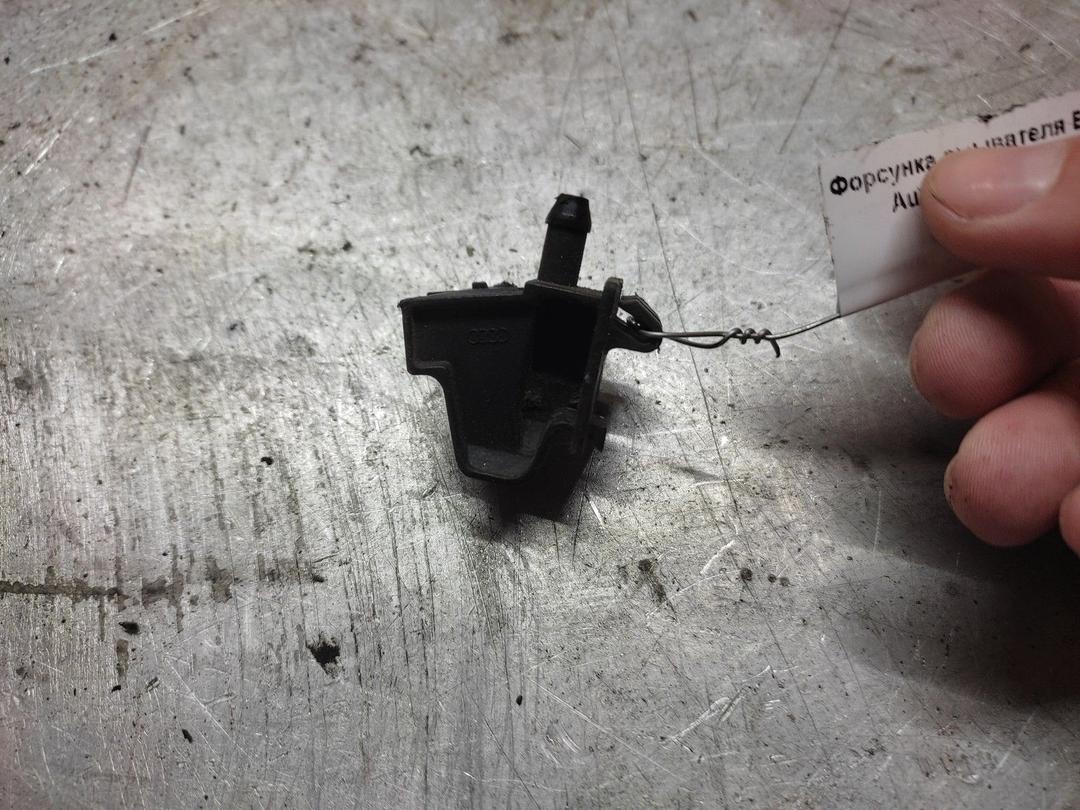 Форсунка омывателя B6RJ1C Audi A6 купить с доставкой