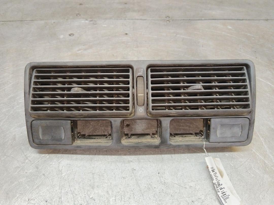 Дефлектор обдува салона 3XJ0LA Volkswagen Golf