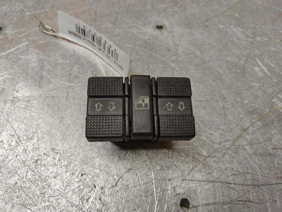 Кнопка стеклоподъемника 840C8L Volkswagen Passat