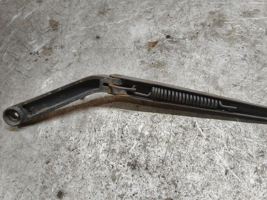 Щеткодержатель (поводок стеклоочистителя, дворник) CJAE5G Daewoo Leganza купить в магазине запчастей бу