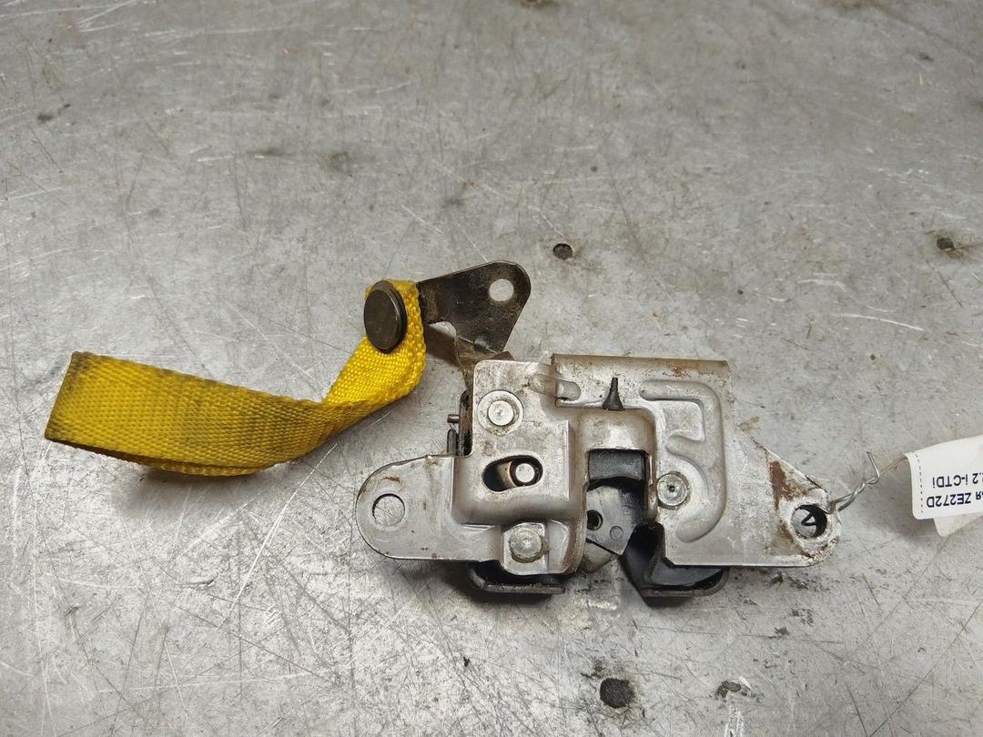 Замок спинки сиденья ZE272D Honda Accord купить в магазине запчастей бу