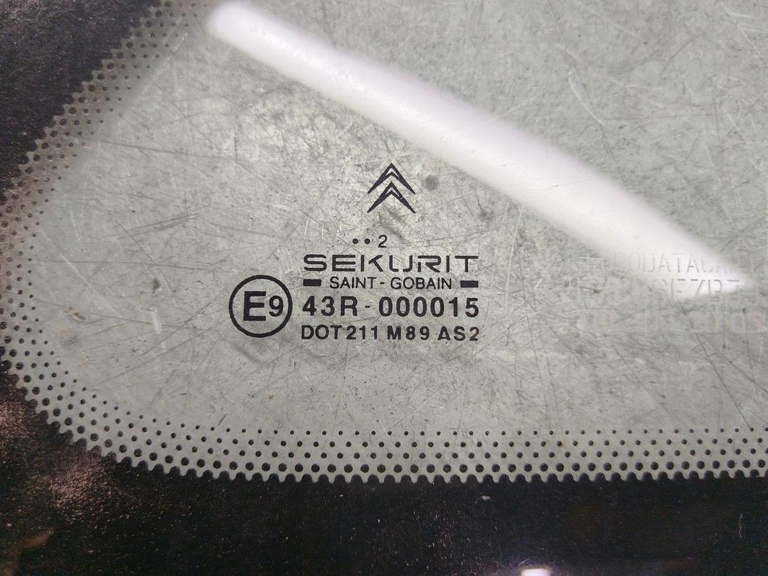 Стекло кузовное боковое правое 12O609 Citroen Xsara Picasso купить