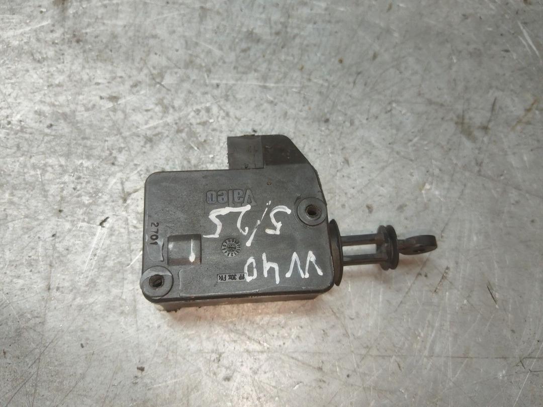 Активатор замка багажника R32W5V Volvo V40 купить