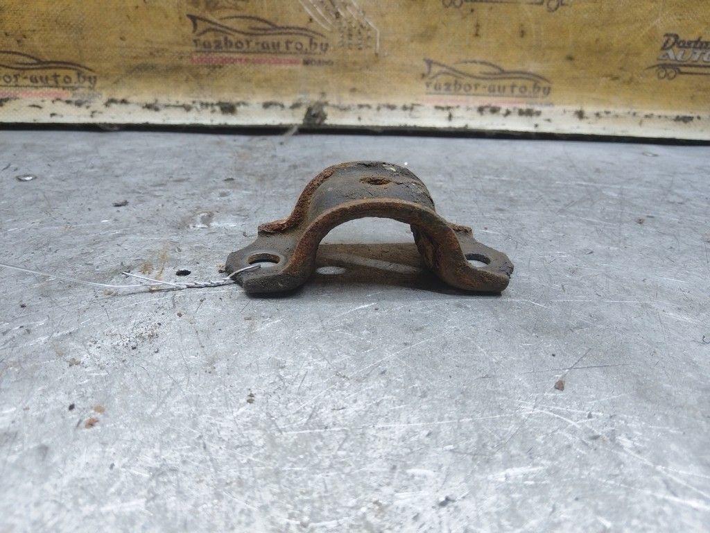 Крепление втулки стабилизатора 0NO0VW Audi 100 - Фото 2