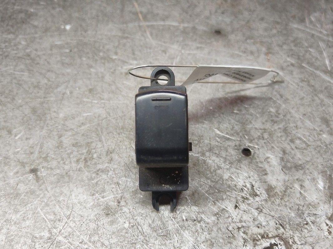 Кнопка стеклоподъемника переднего правого TGLEVV Nissan Note