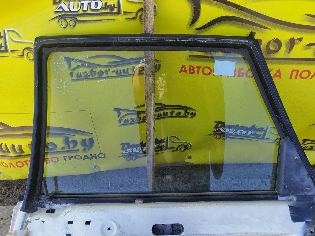 Стекло двери задней правой YW1I1W Volkswagen Passat купить в магазине запчастей бу