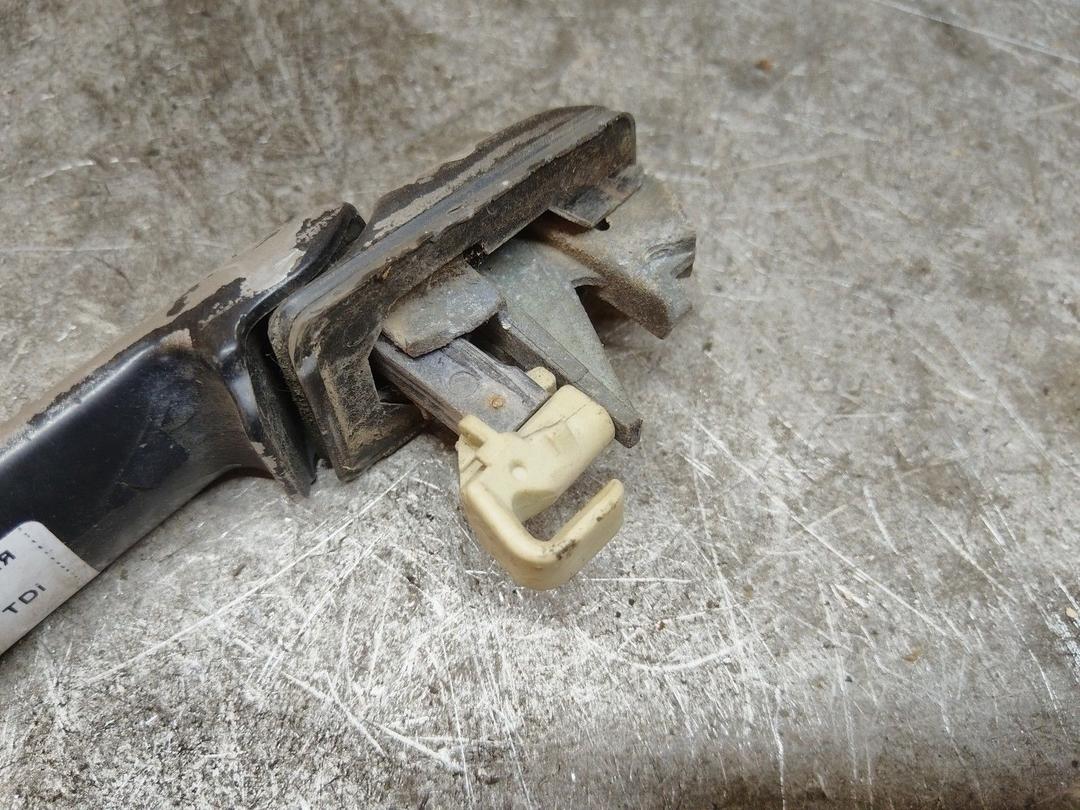 Ручка наружная задняя левая 63P6G0 Volkswagen Golf купить в магазине запчастей бу