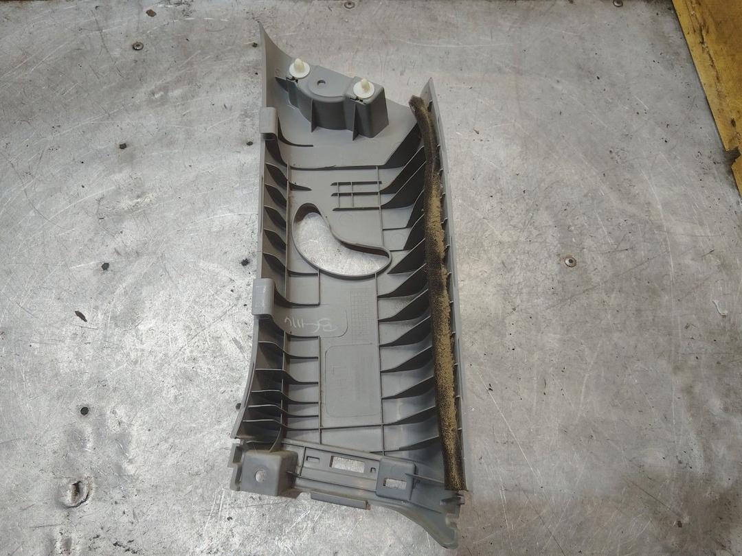 Обшивка стойки задней левой UCRE43 Kia Sorento купить