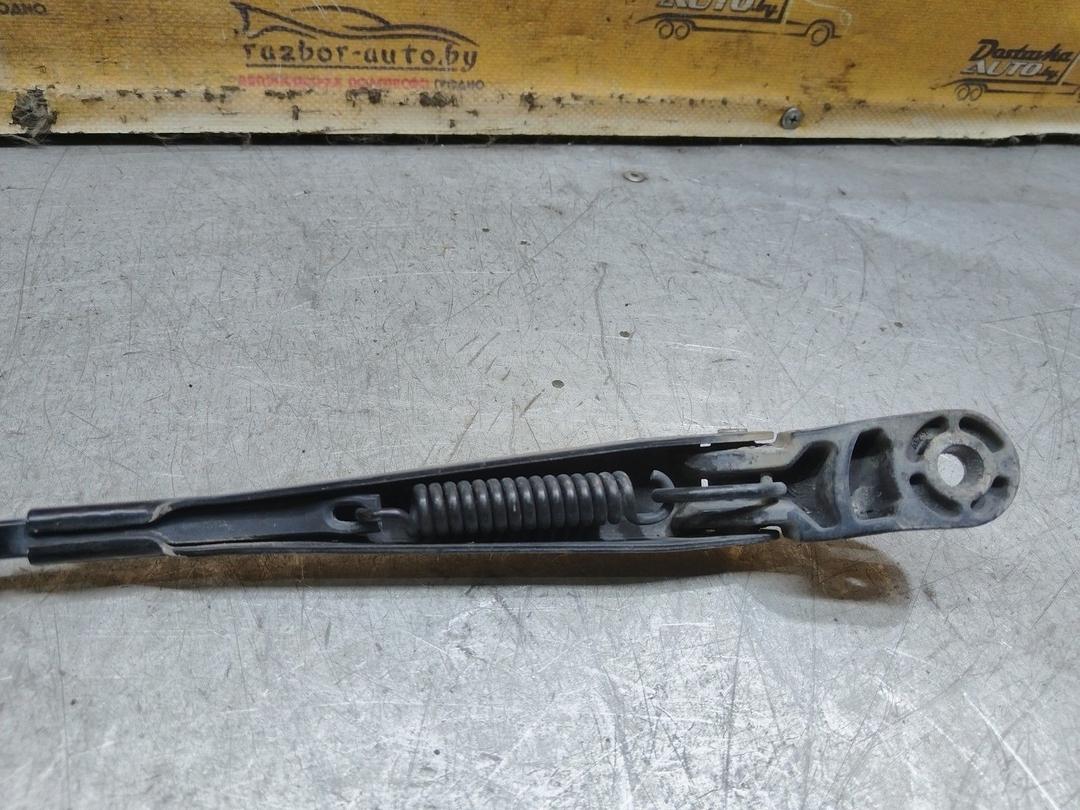 Щеткодержатель (поводок стеклоочистителя, дворник) XYI4ED Skoda Fabia купить с доставкой