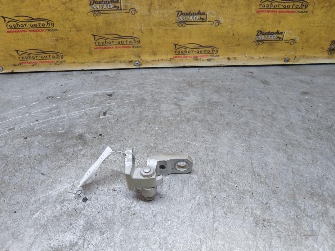 Петля двери передней правой UU9F7Q Volkswagen Polo undefined