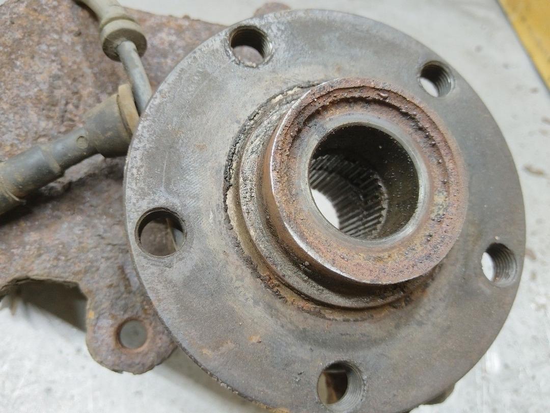 Кулак поворотный левый LSGIM2 Audi 100 купить с доставкой