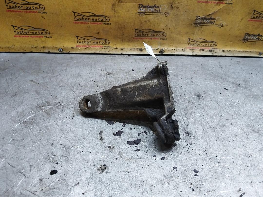 Кронштейн КПП 78G7S6 Audi 100