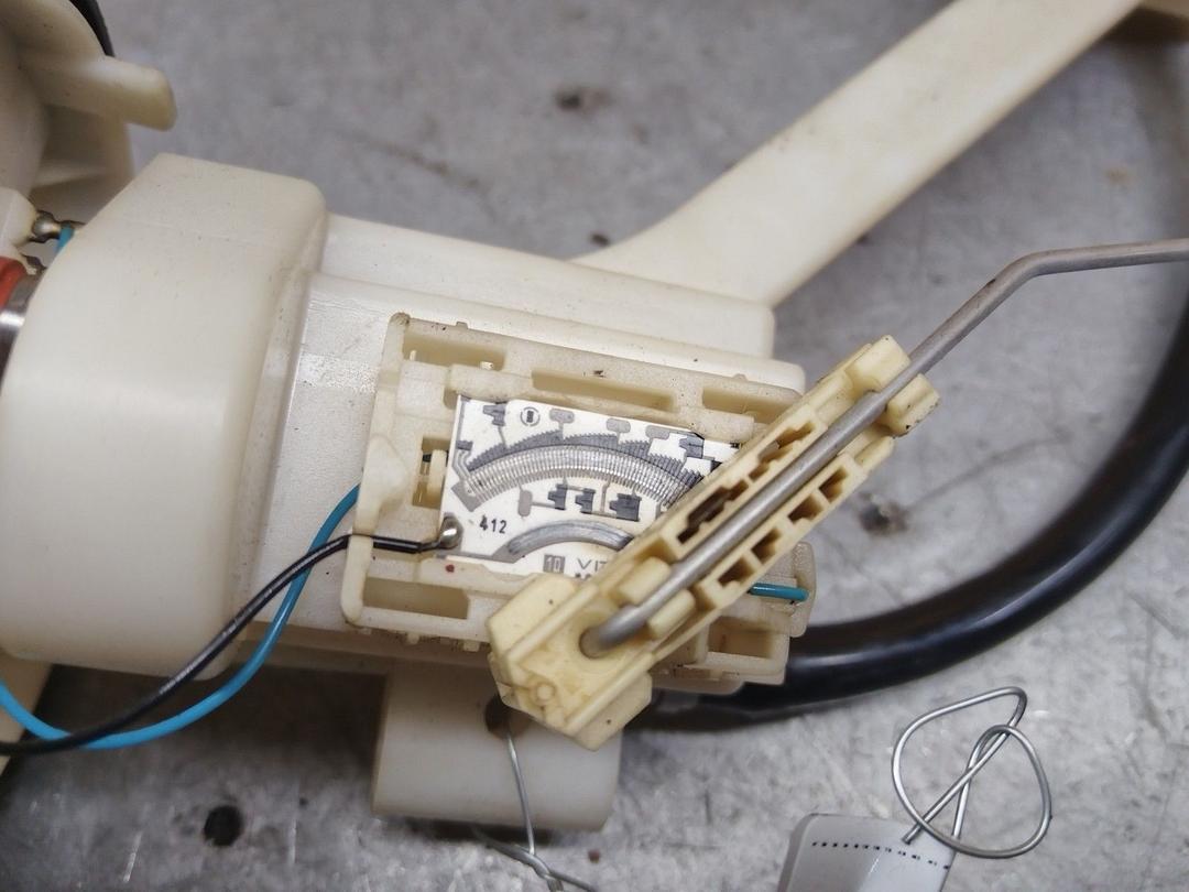 Датчик уровня топлива FCZ5WQ Volkswagen Passat купить на авторазборке