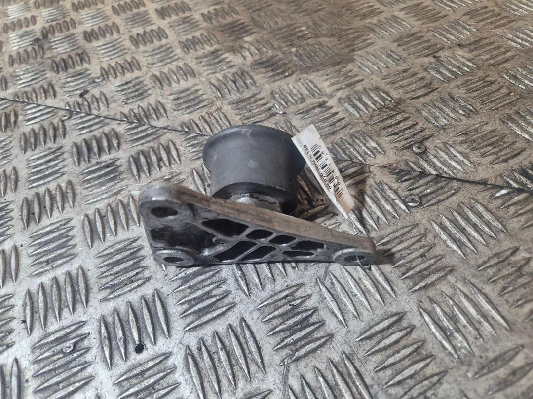 Кронштейн двигателя IKSPY7 Audi A4 - Фото 1