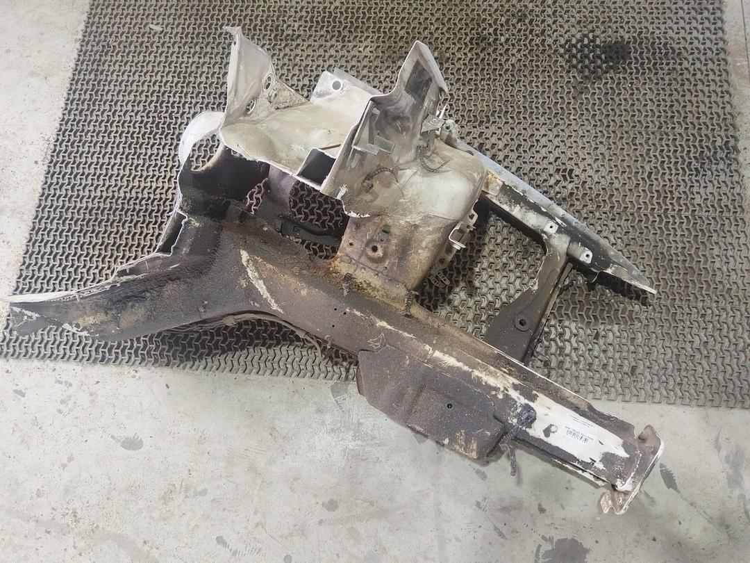 Лонжерон левый Q6AB74 Audi A4 купить в магазине запчастей бу