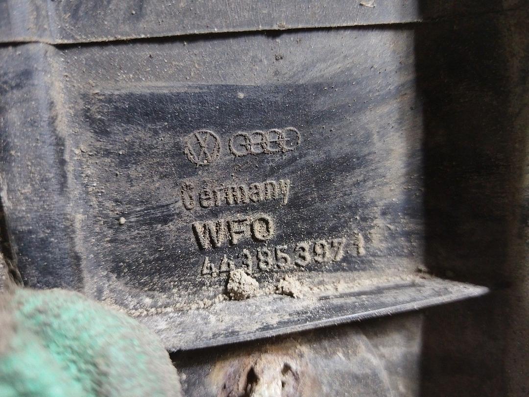 Молдинг крыла переднего левого PSQP60 Audi 100 купить с доставкой