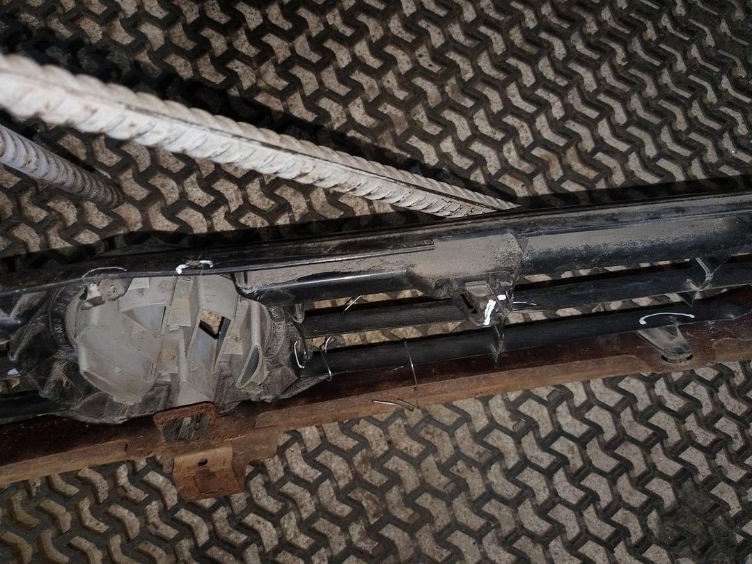 Решетка радиатора HTQ9RG Volkswagen Passat undefined