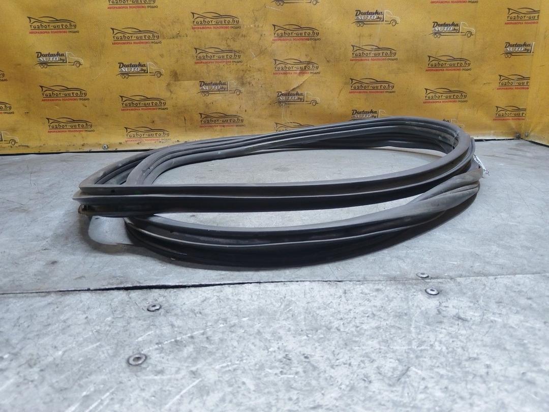 Уплотнитель двери передней левой B6V0YT Opel Zafira купить в магазине запчастей бу