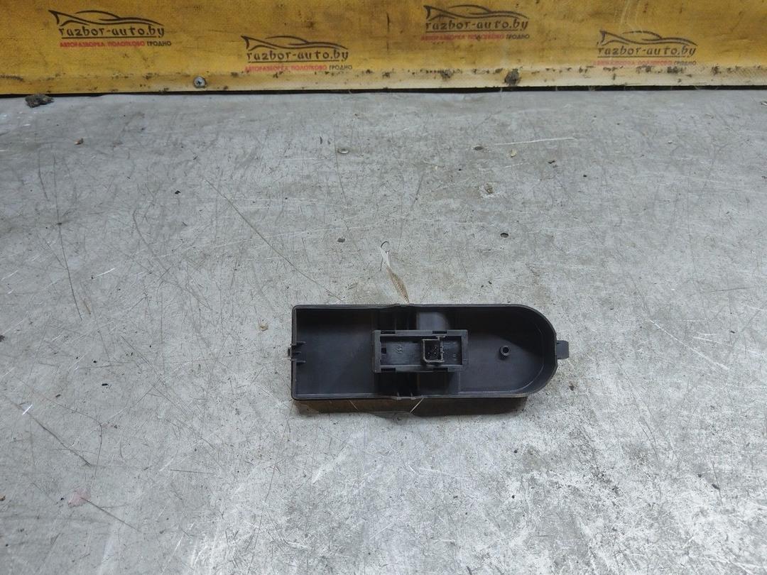 Кнопка стеклоподъемника переднего правого 4RI84N Opel Zafira купить в магазине запчастей бу