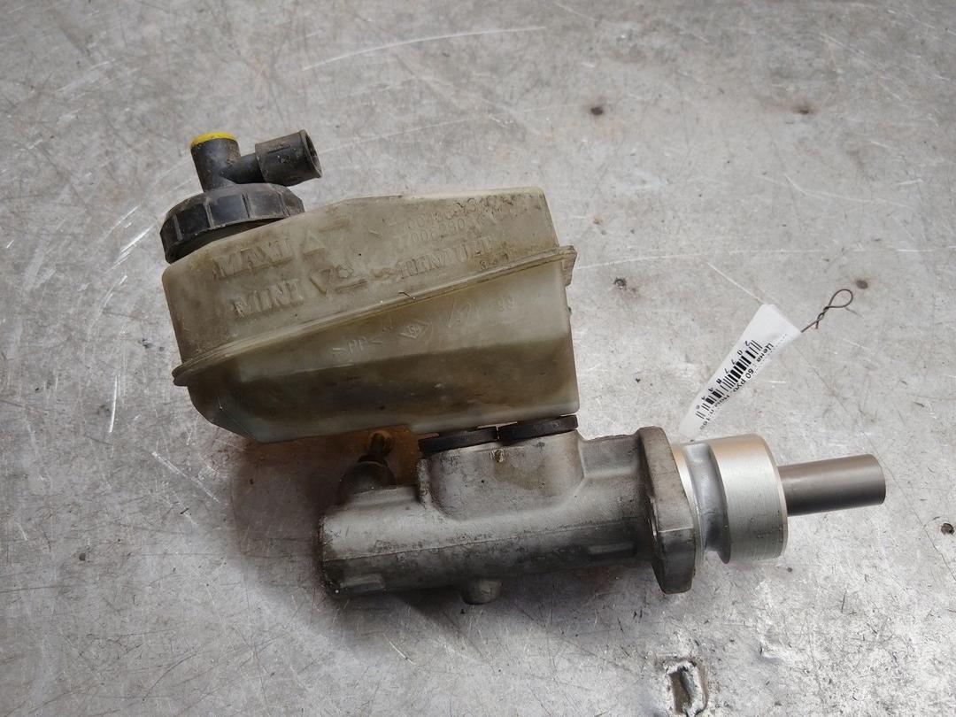 Цилиндр тормозной главный 8YWEF3 Renault Scenic купить с доставкой