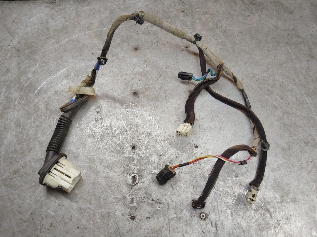 Проводка двери задней правой D2IR6O Kia Sorento