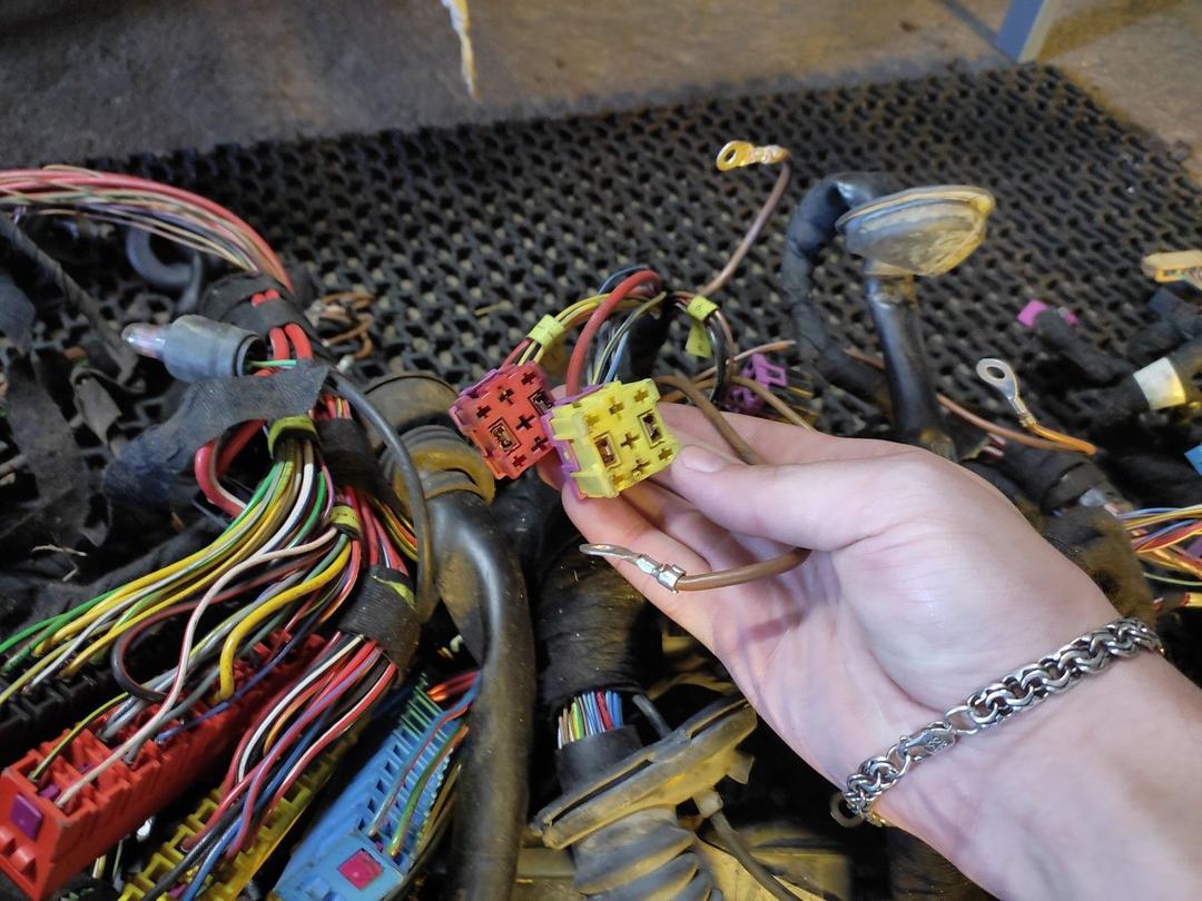 Проводка QI1F5O Audi A8 купить с доставкой. Огромный выбор запчастей и марок авто. У нас есть практически все.