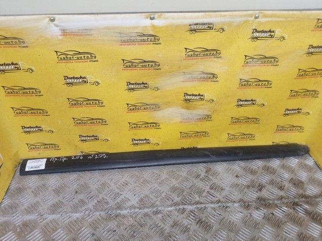 Молдинг двери передней правой 4O2B9M Peugeot 206 - Фото 1