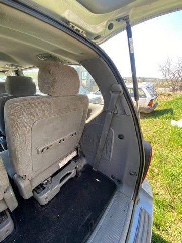 Уплотнитель багажника DY55KP Kia Carnival - Фото 1