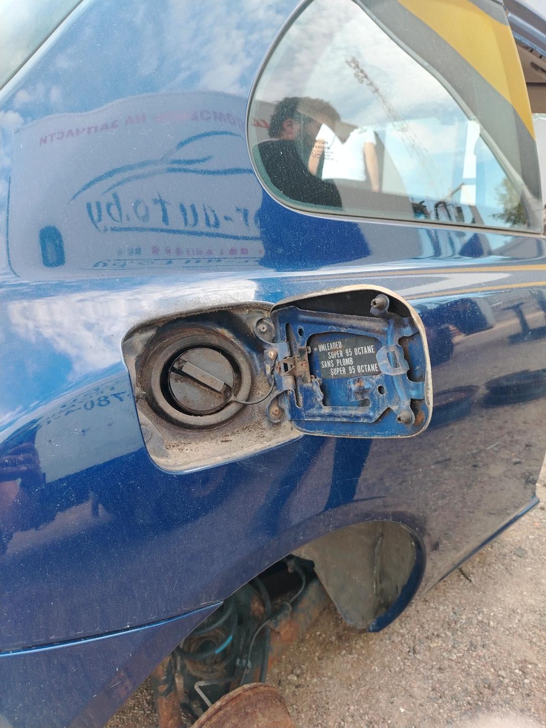 Лючок топливного бака CV27Y4 Nissan Micra