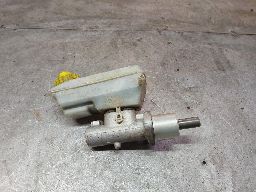 Цилиндр тормозной главный 2L8R60 Ford Galaxy - Фото 1