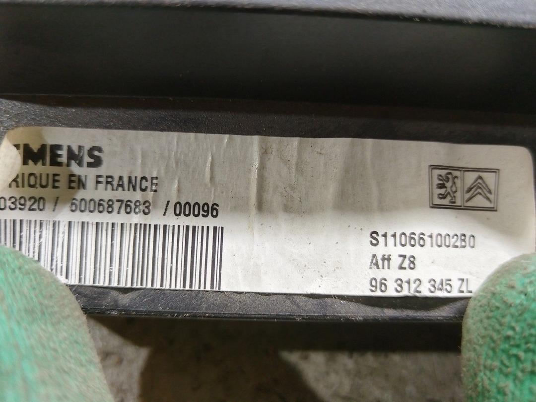 Дисплей 50023D Peugeot 607 купить в магазине запчастей бу