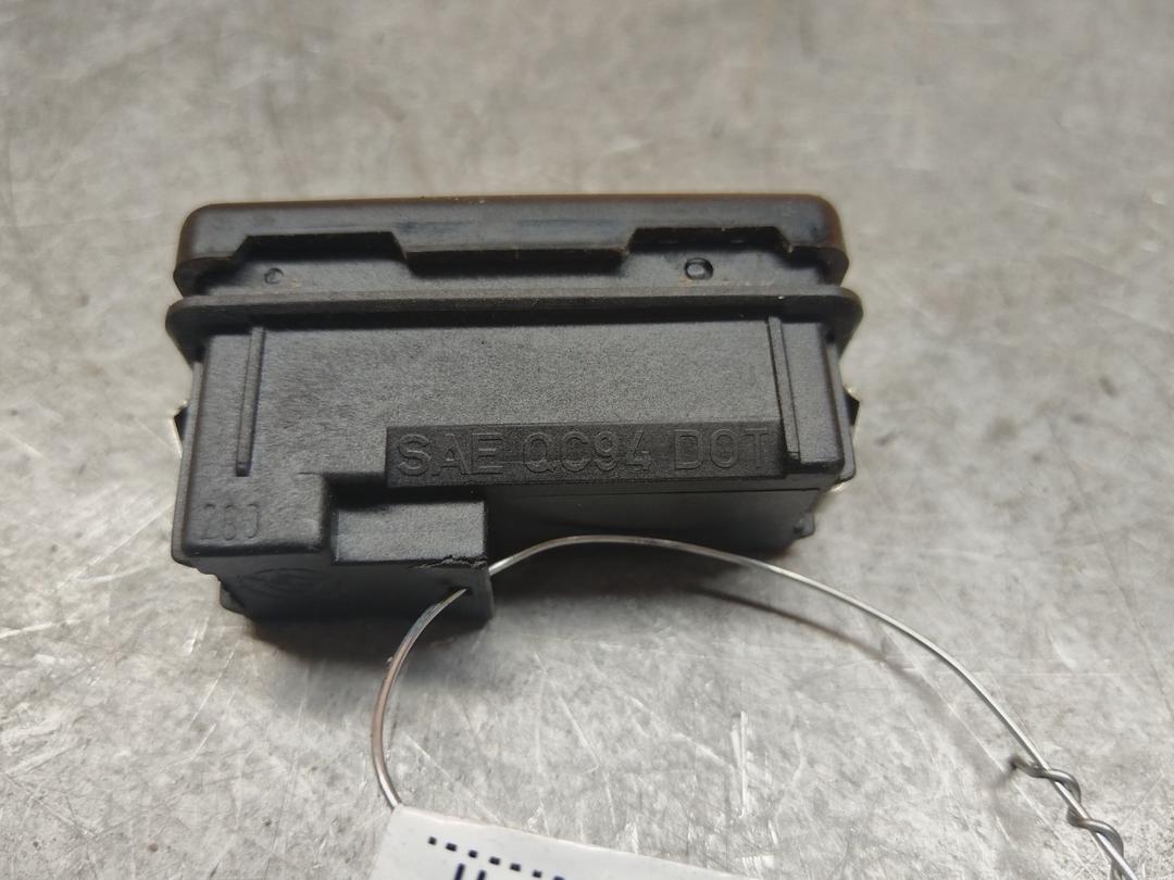 Кнопка аварийной сигнализации QS7KFY BMW 5 E39 - Фото 1