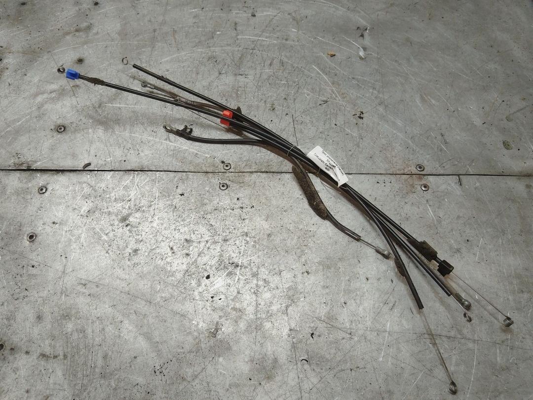 Трос отопителя (печки) RPQDNC Mitsubishi Carisma