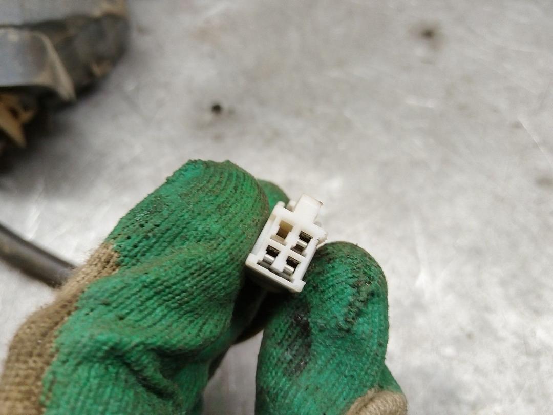 Фонарь крышки багажника правый ZKXGAA Toyota Avensis Verso - Фото 3