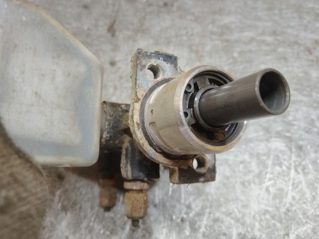 Цилиндр тормозной главный 0KMR7M Ford Escort купить с доставкой