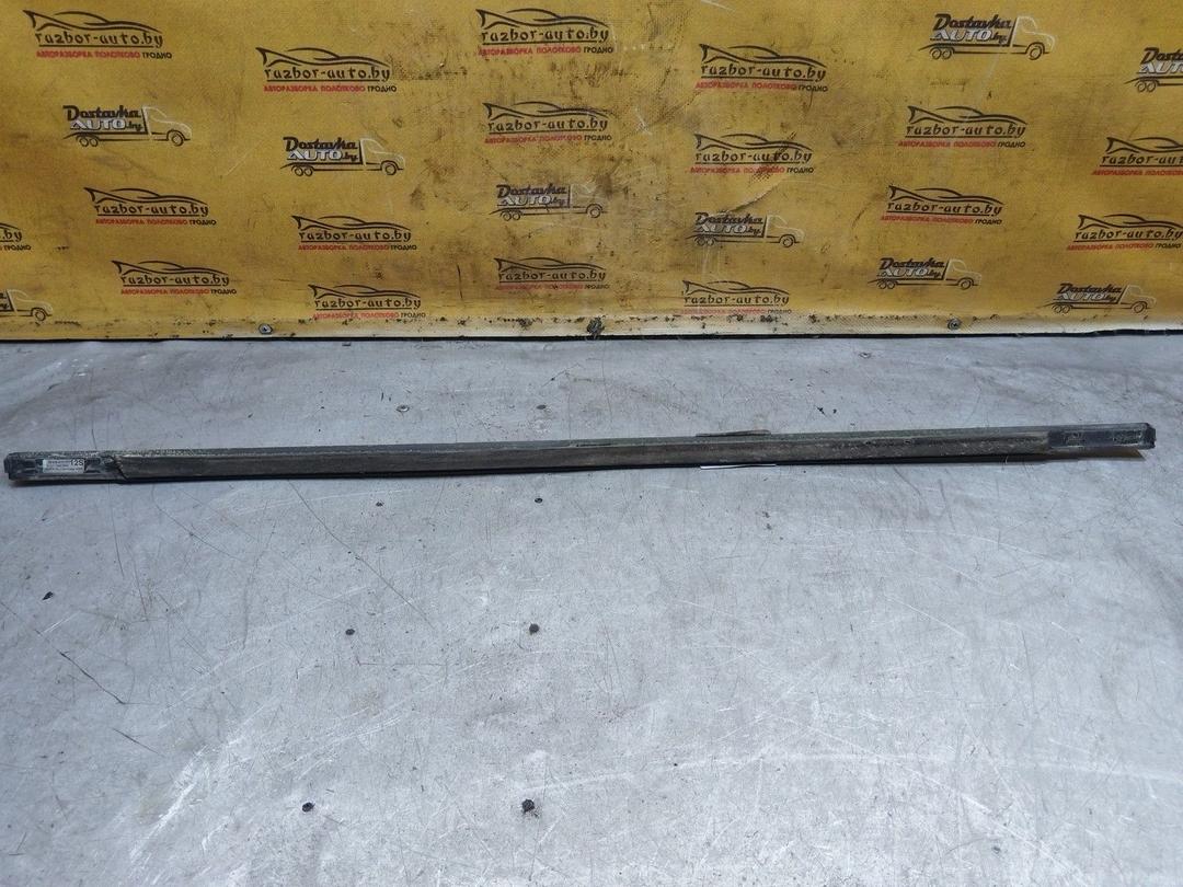 Молдинг стекла двери задней левой наружный YQY12N Volkswagen Passat купить