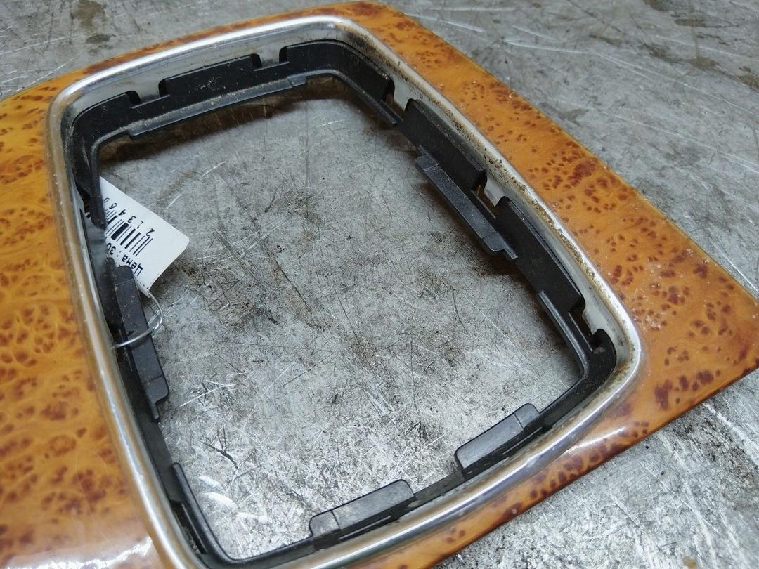 Рамка (накладка) рычага КПП T3DIDZ Audi A4 купить в магазине запчастей бу
