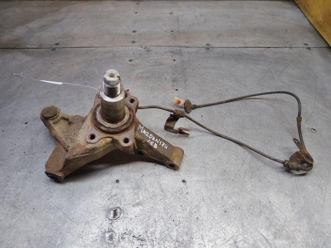 Цапфа задняя (ось ступицы) EH4KY9 Mazda Premacy - Фото 1