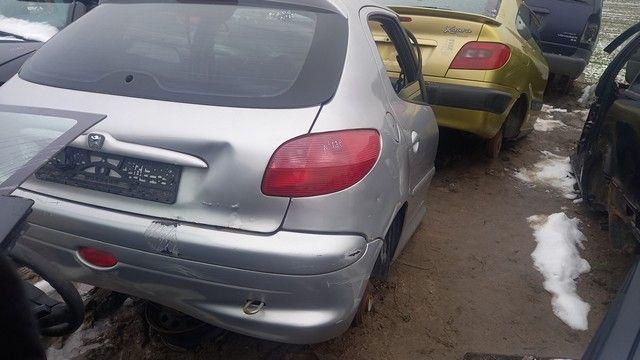 Бленда D9U158 Peugeot 206 - Фото 1