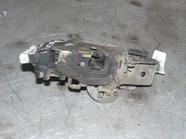Замок двери задней левой JEQ0UA Peugeot 605 купить