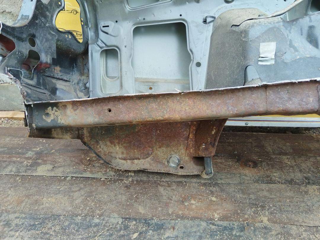 Крыло заднее левое MN4B2Z Mitsubishi Carisma undefined