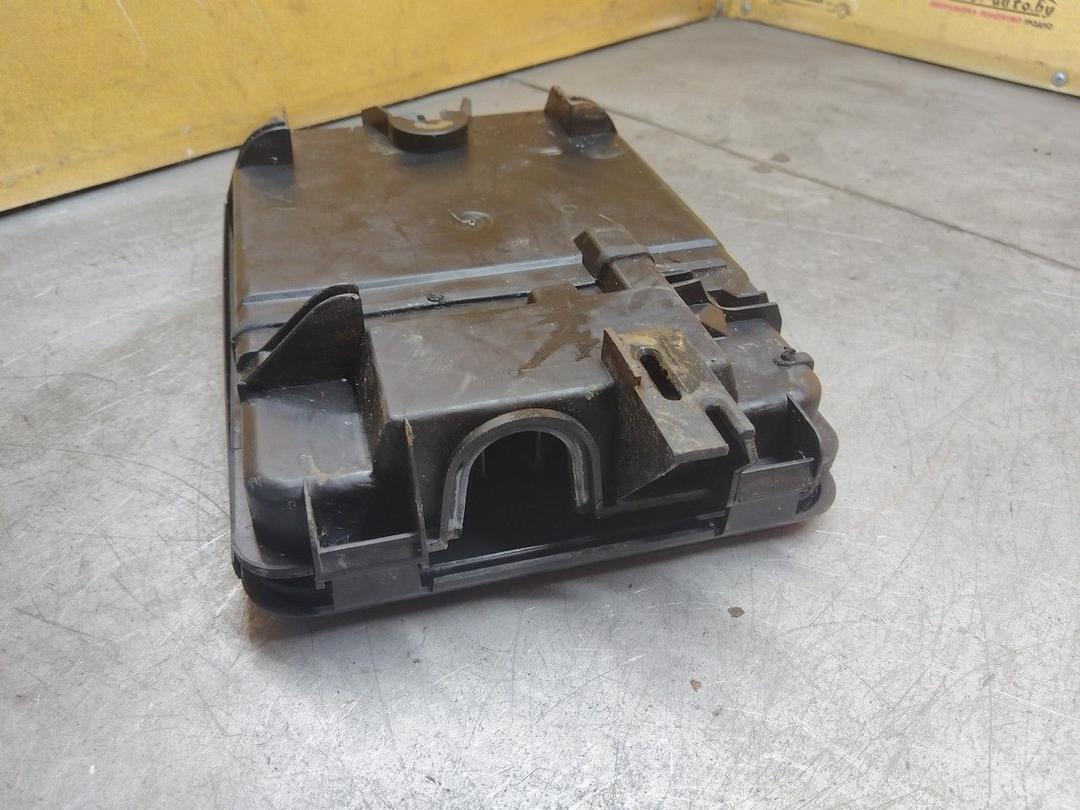 Короб предохранителей 82VOXK Volkswagen Passat купить с доставкой